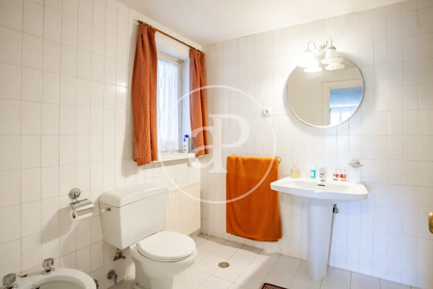 Bathroom of Houses for sale in Madrid  with Heating, Private garden and Terrace