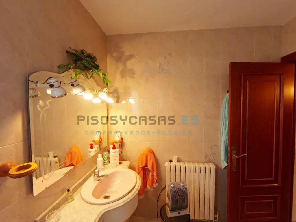 Casa con terraza en venta en Calle Democracia 4, imagen 69