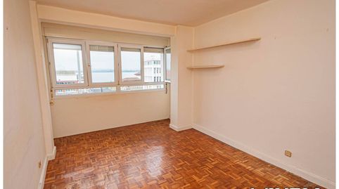 Foto 2 de Piso en venta en Calle Antonio López, Castilla - Hermida, Santander