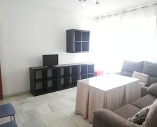 Sala d'estar de Pis de lloguer en  Huelva Capital amb Aire condicionat, Moblat i Balcó