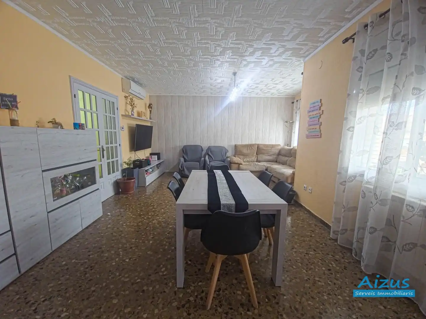 Sala d'estar de Casa adosada en venda en Ripollet amb Aire condicionat, Calefacció i Forn