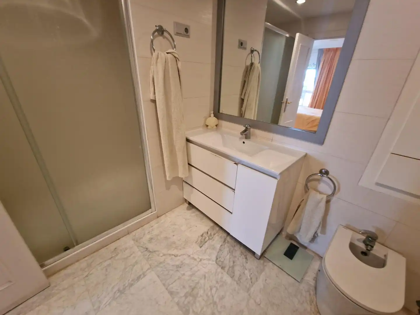 Baño de Piso de alquiler en Águilas con Balcón y Piscina comunitaria