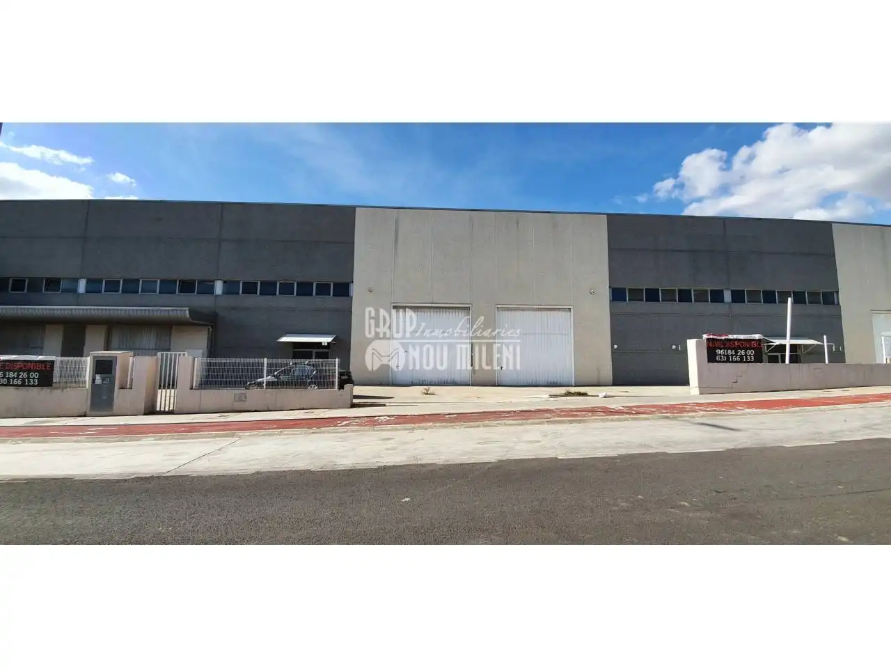 Nau industrial en venda a Montserrat