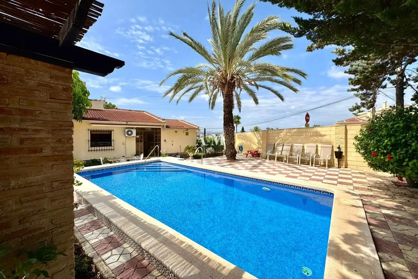 Swimming pool of Houses for rent in Rojales  with Air Conditioner, Heating and Private garden