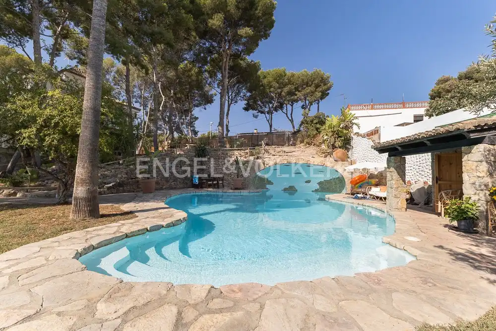 Piscina de Casa o chalet de alquiler en Manises con Aire acondicionado, Calefacción y Jardín privado