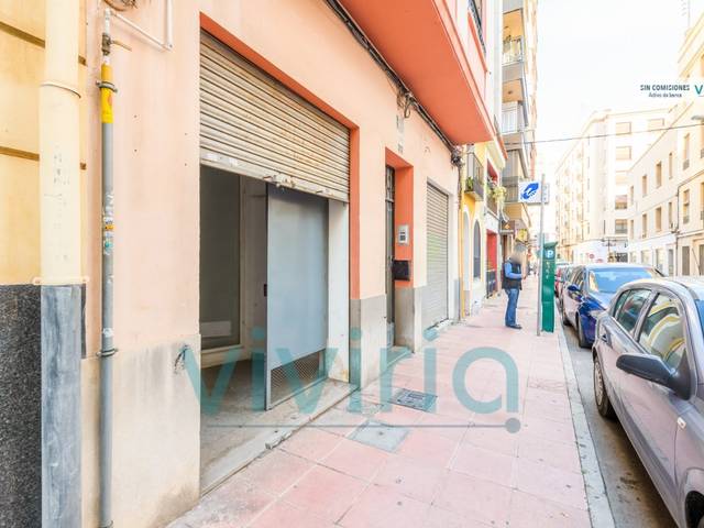 Local comercial en Venta en Calle Amadeo I, 14 en Casco Histórico
