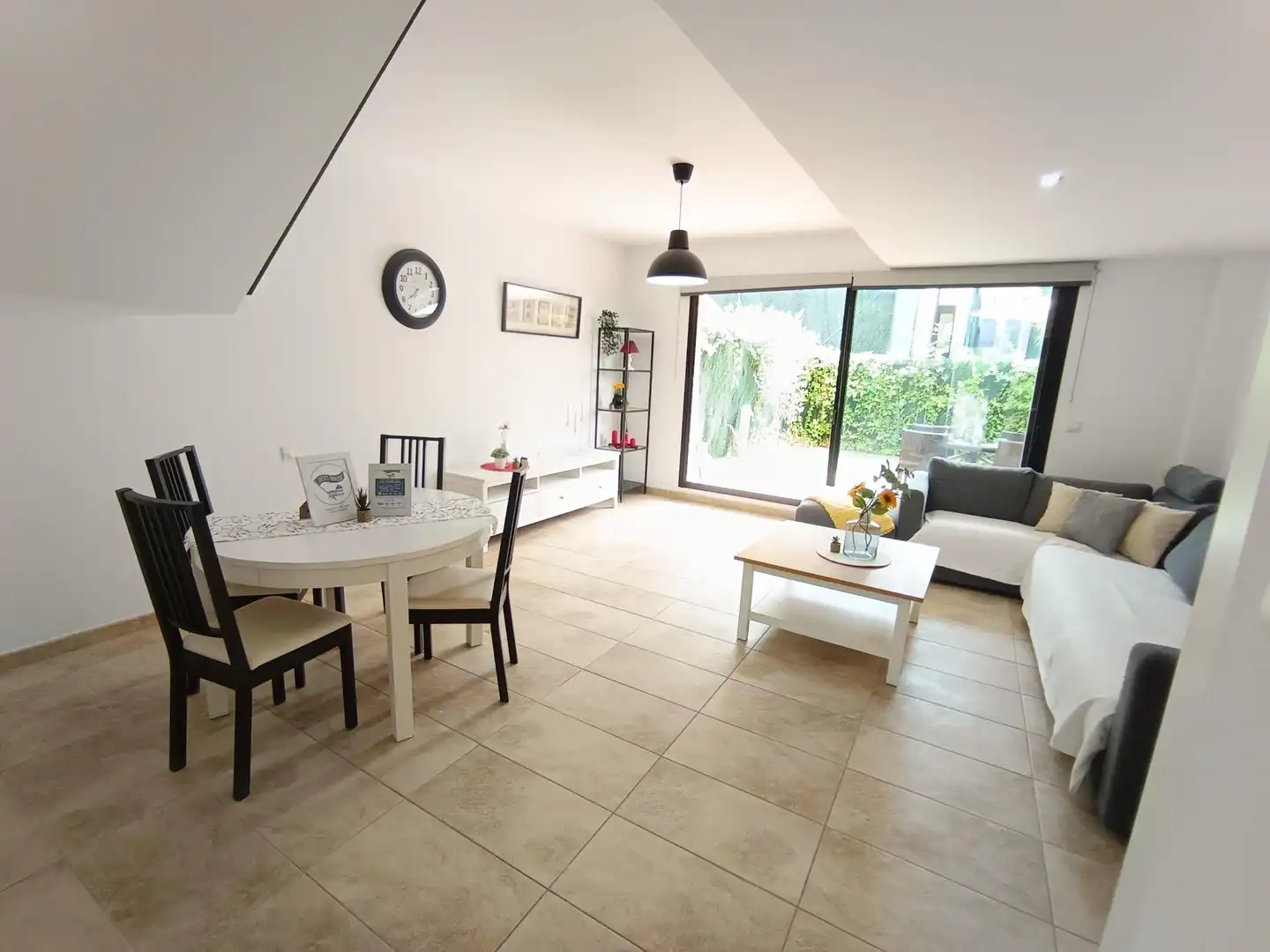 Sala de estar de Casa adosada en venta en Molina de Segura con Aire acondicionado, Calefacción y Jardín privado