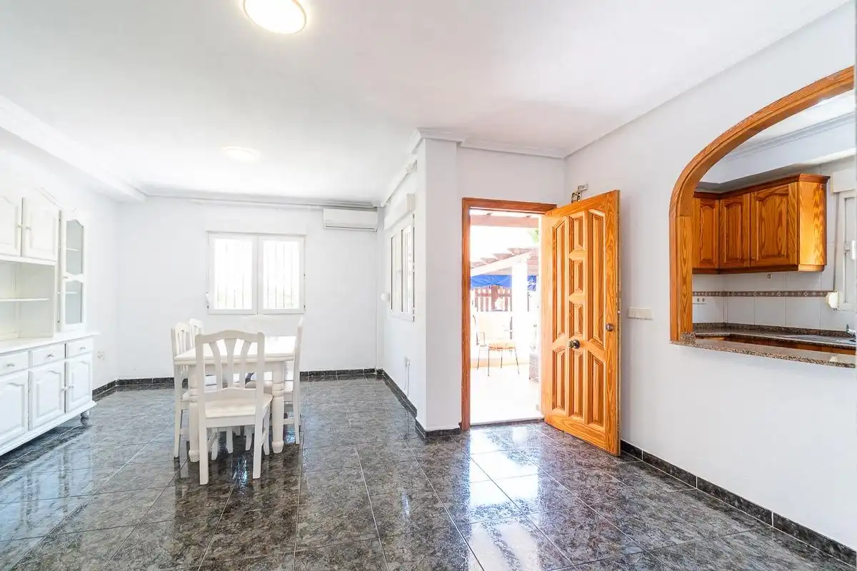 Casa adosada en venta en Orihuela