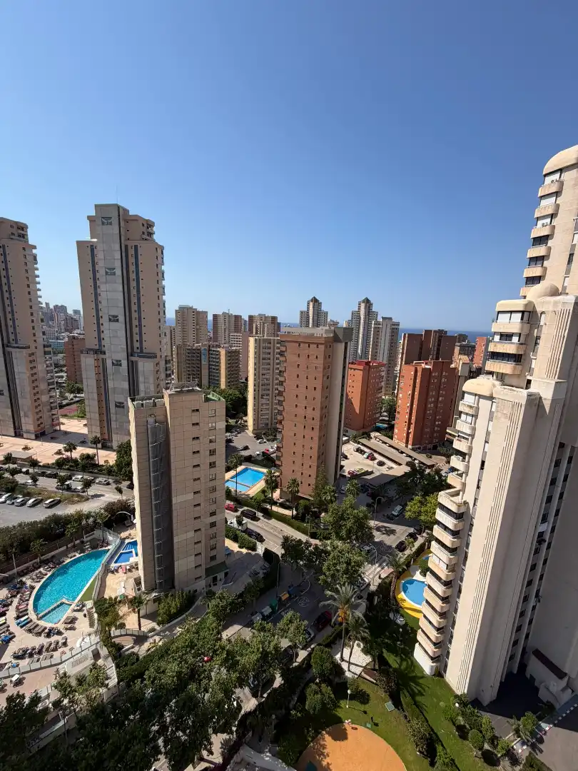 Außenansicht von Wohnungen zur Miete in Benidorm mit Klimaanlage, Möbliert und Ofen