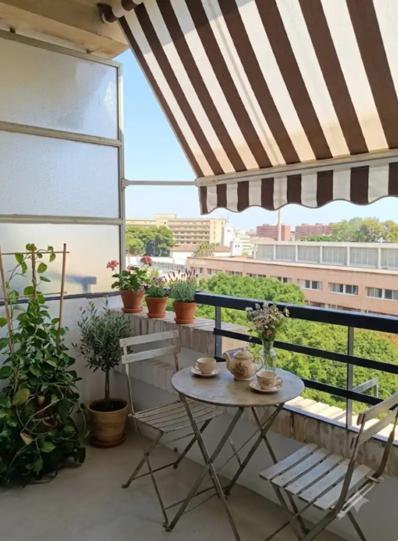 Terraza de Piso en venta en Valencia con Balcón y Alarma