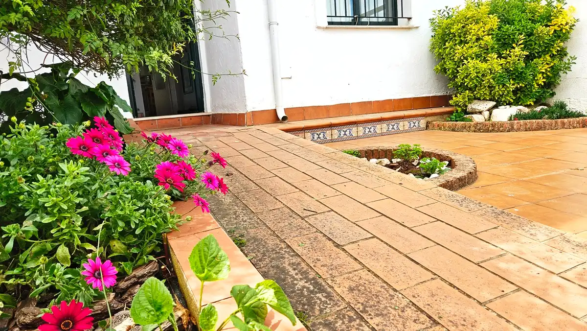 Garden of Detached homes for sale in Los Marines  with Heating and Terrace
