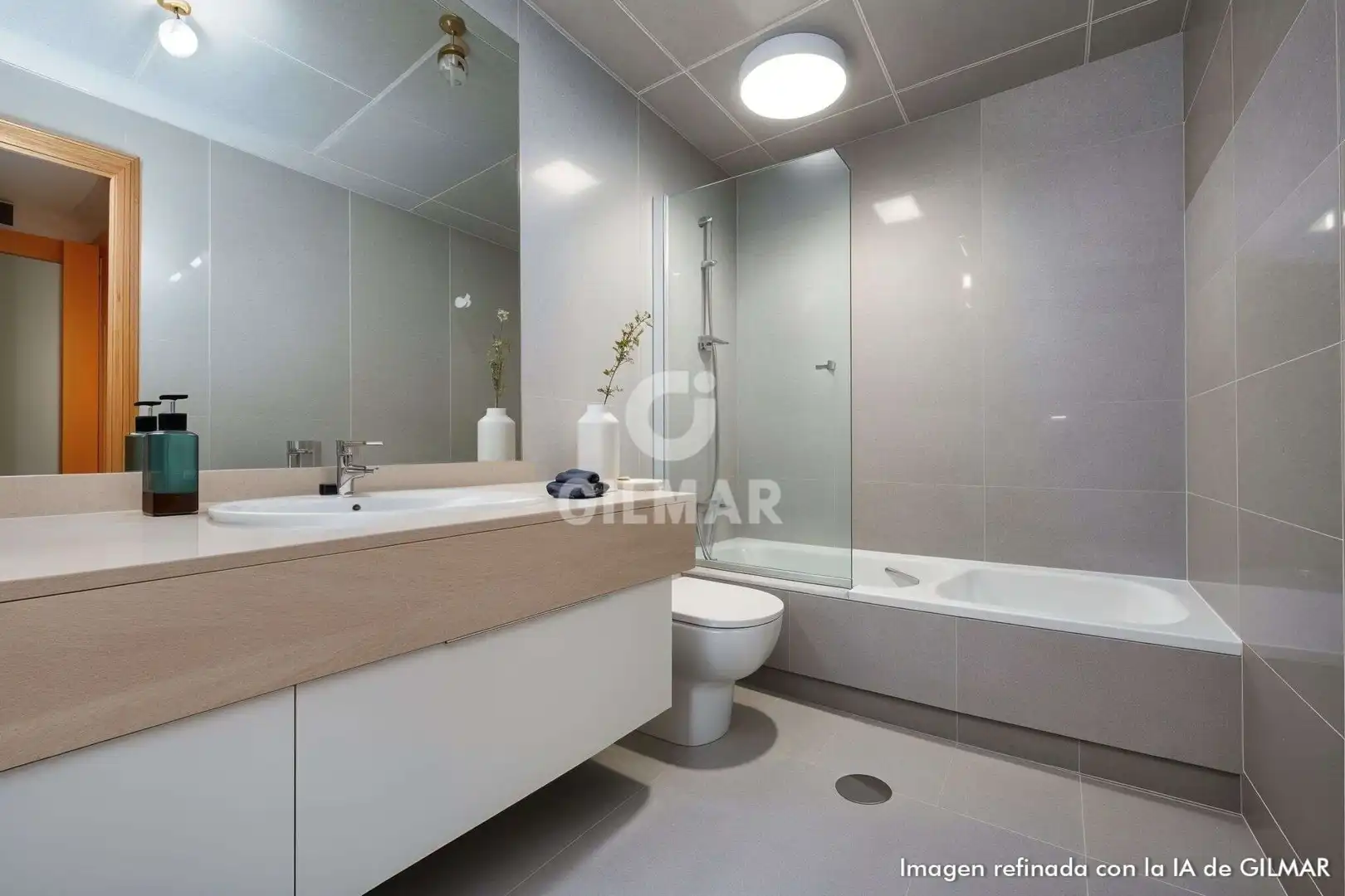 Baño de Piso en venta en Madrid con Calefacción, Jardín privado y Trastero