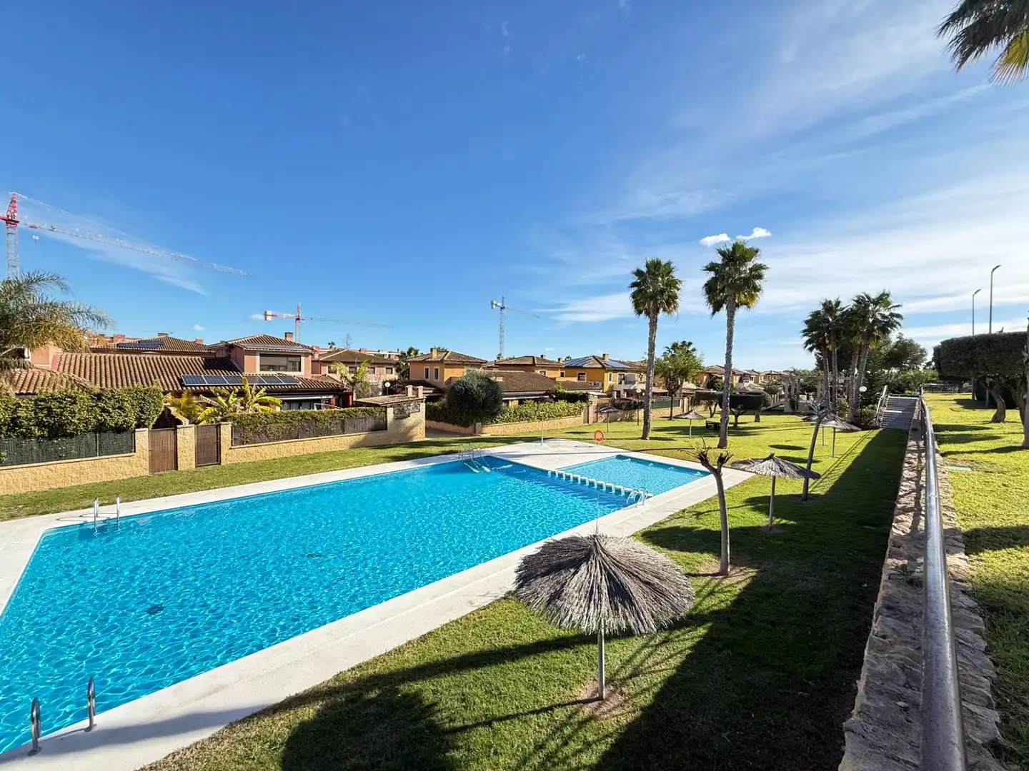 Piscina de Casa o xalet en venda en Mutxamel amb Aire condicionat, Calefacció i Jardí privat