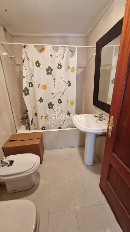 Badezimmer von Wohnung zum Verkauf in Dima  mit Heizung und Abstellraum