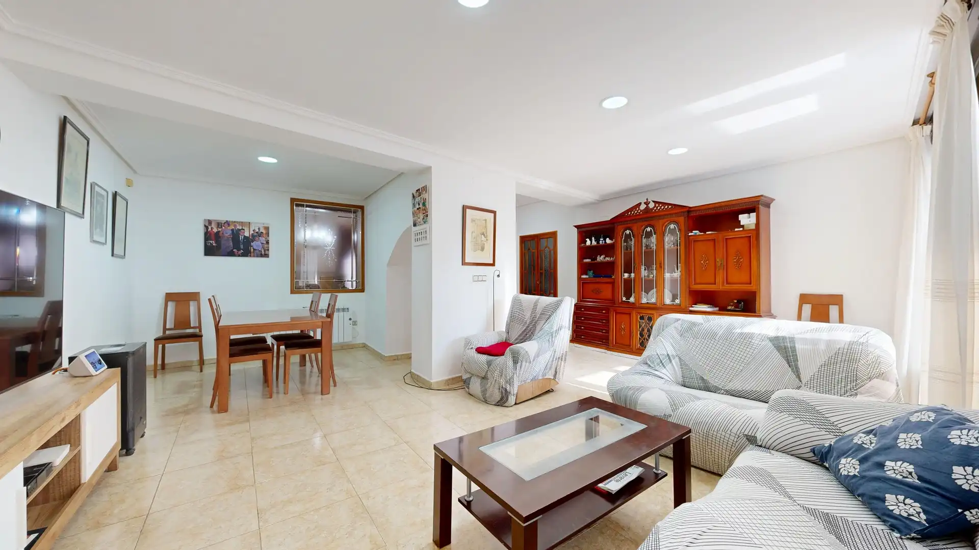 Sala d'estar de Casa o xalet en venda en Chiva amb Terrassa i Traster