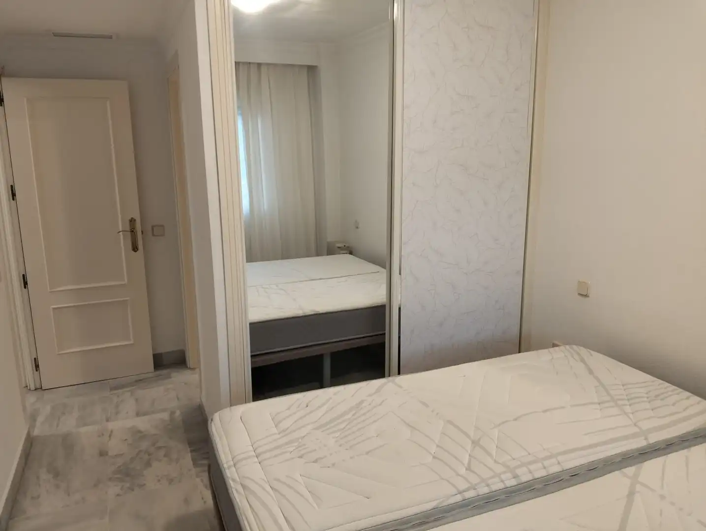 Schlafzimmer von Wohnung zum Verkauf in Marbella mit Klimaanlage, Terrasse und Gemeinschaftspool