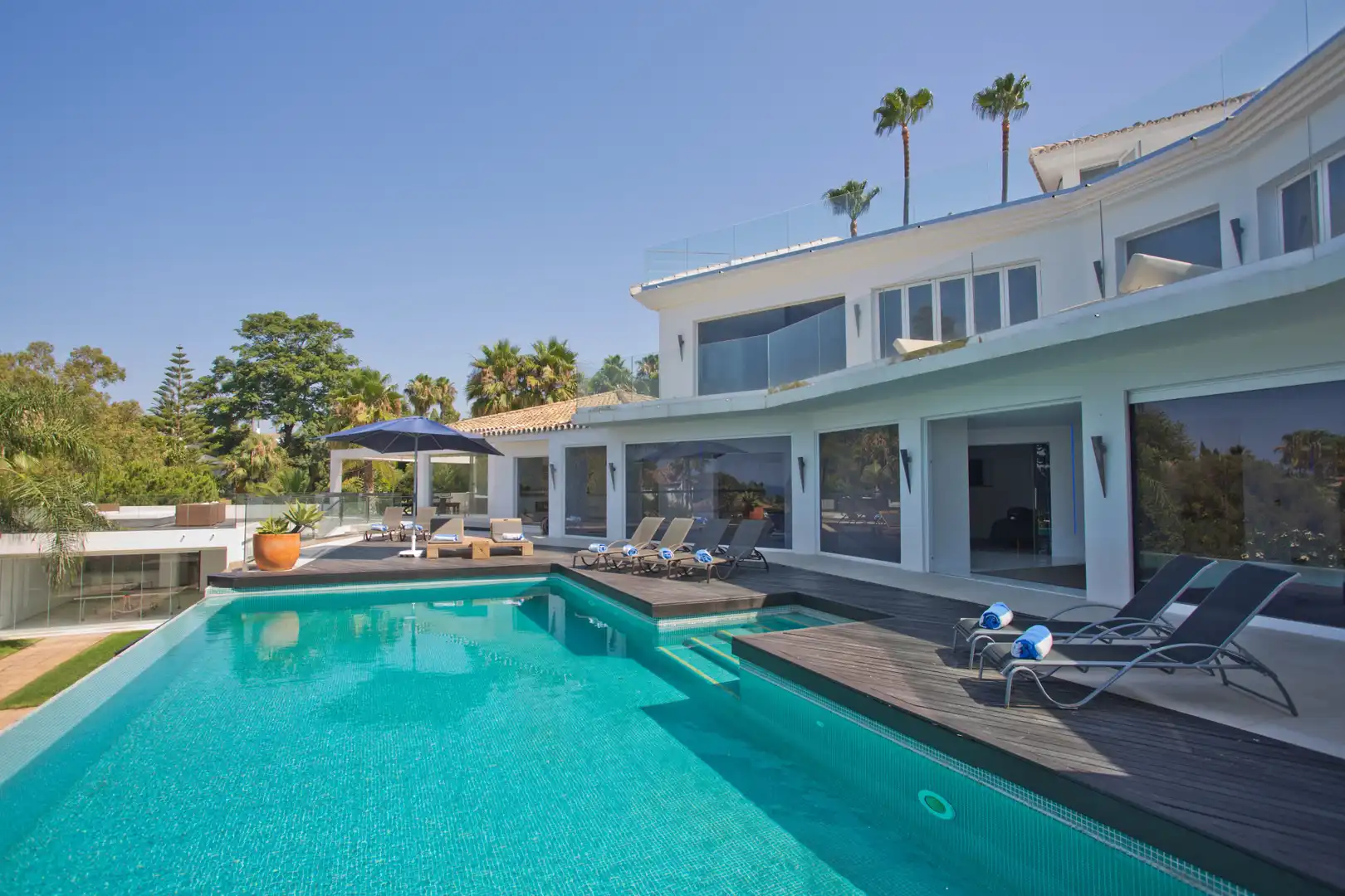 Piscina de Casa o chalet de alquiler en Elviria - Cabopino
