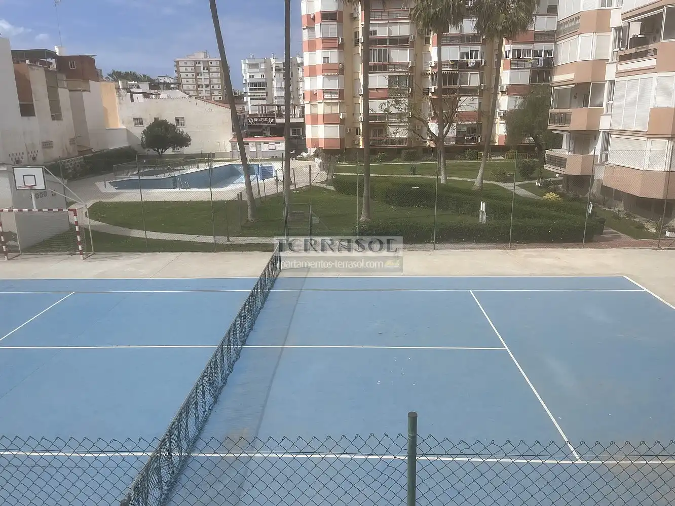 Apartamento con piscina en venta en Torre del Mar