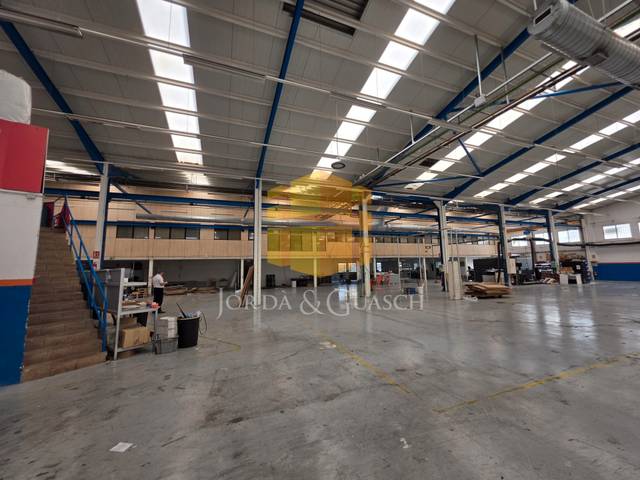 Nave industrial en Alquiler en Carrer de la Indústria, 2A en Les Planes