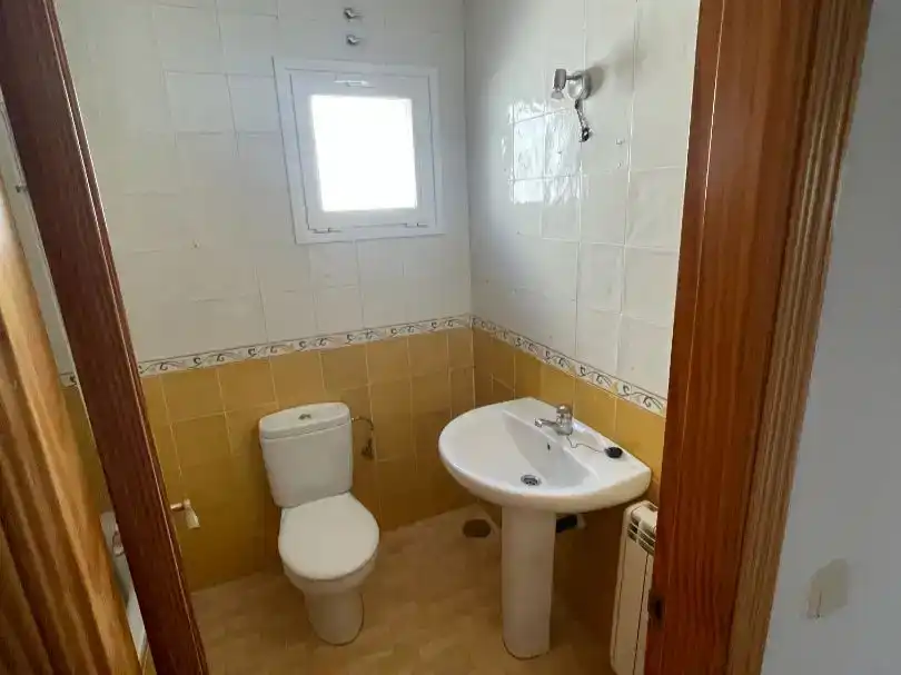 Baño de Piso en venta en Villacastín con Jardín privado