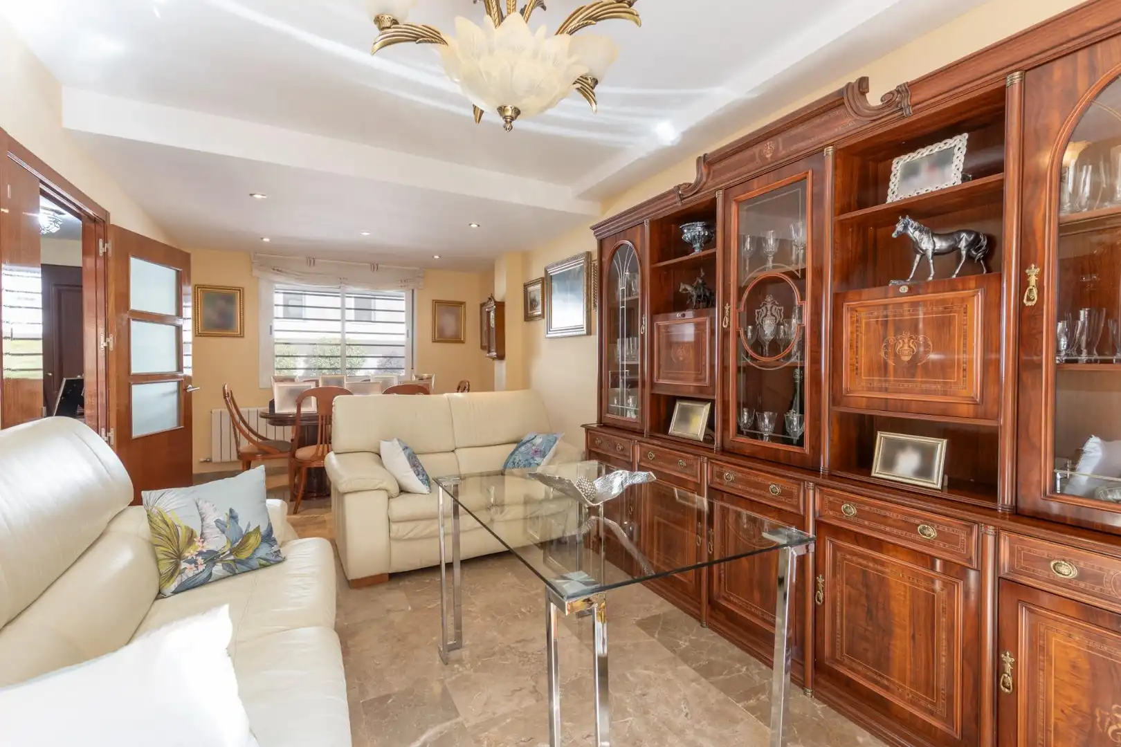 Sala d'estar de Casa adosada en venda en Armilla amb Calefacció
