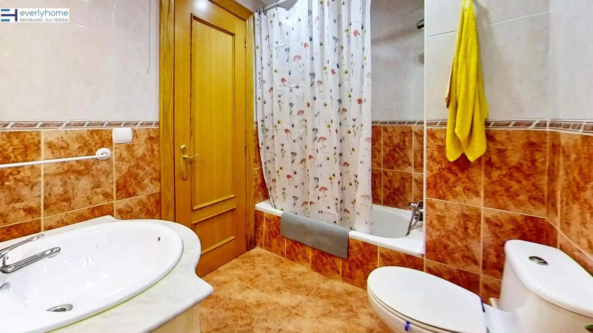 Baño de Piso para compartir en Burjassot con Aire acondicionado, Amueblado y Balcón