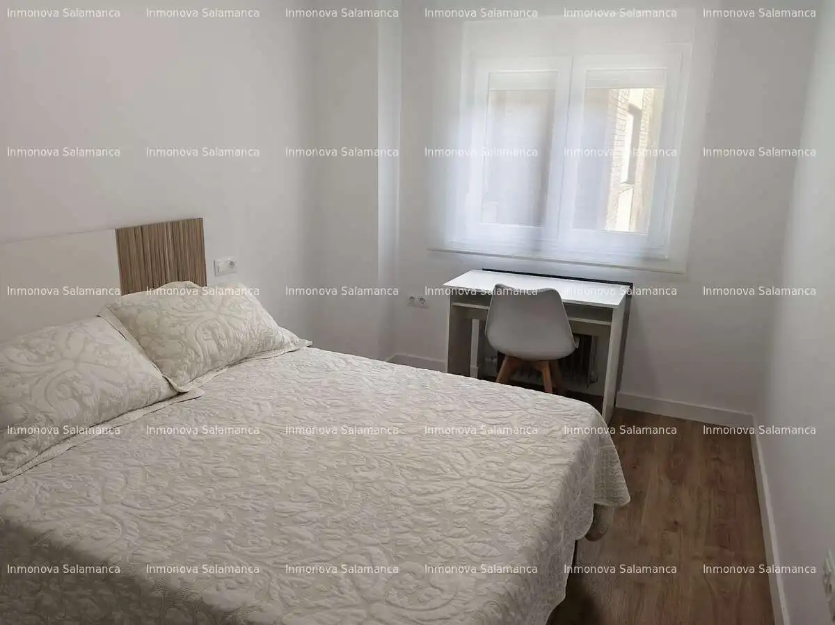 Schlafzimmer von Wohnung zur Miete in Salamanca mit Heizung, Terrasse und Möbliert