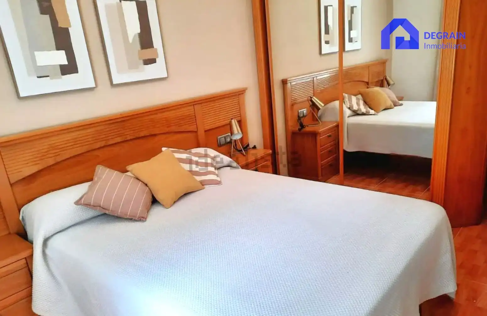 Schlafzimmer von Erdgeschoss zur Miete in Oviedo 