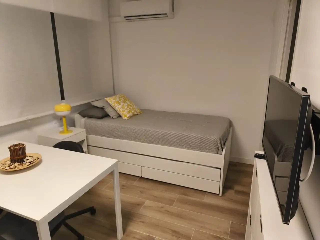Study for rent in Calle Pintor Velazquez, Camino de Ronda