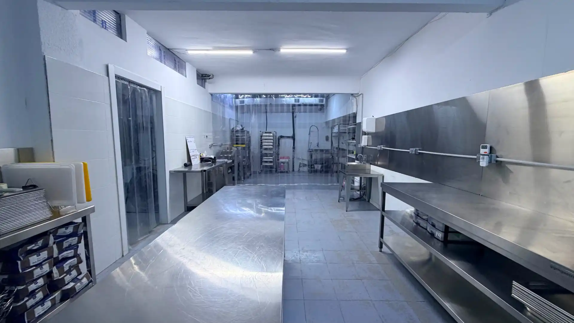 Business premises for transfer in Les Corts, imagen 5