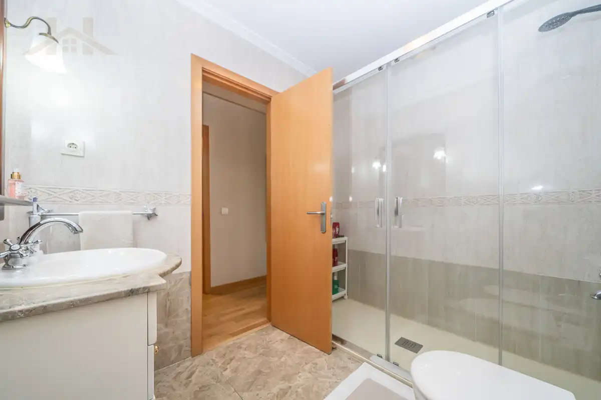 Baño de Casa adosada en venta en Moralzarzal con Aire acondicionado, Calefacción y Trastero