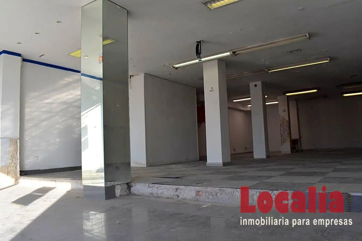 Locale commerciale in vendita a Cuatro Caminos