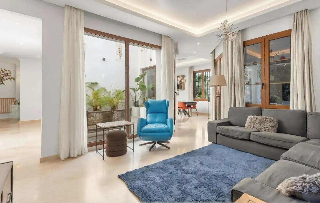 Sala d'estar de Casa o xalet en venda en Estepona Pueblo