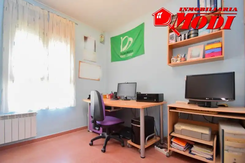 Habitación de Casa adosada en venta en Alhendín con Calefacción, Jardín privado y Terraza