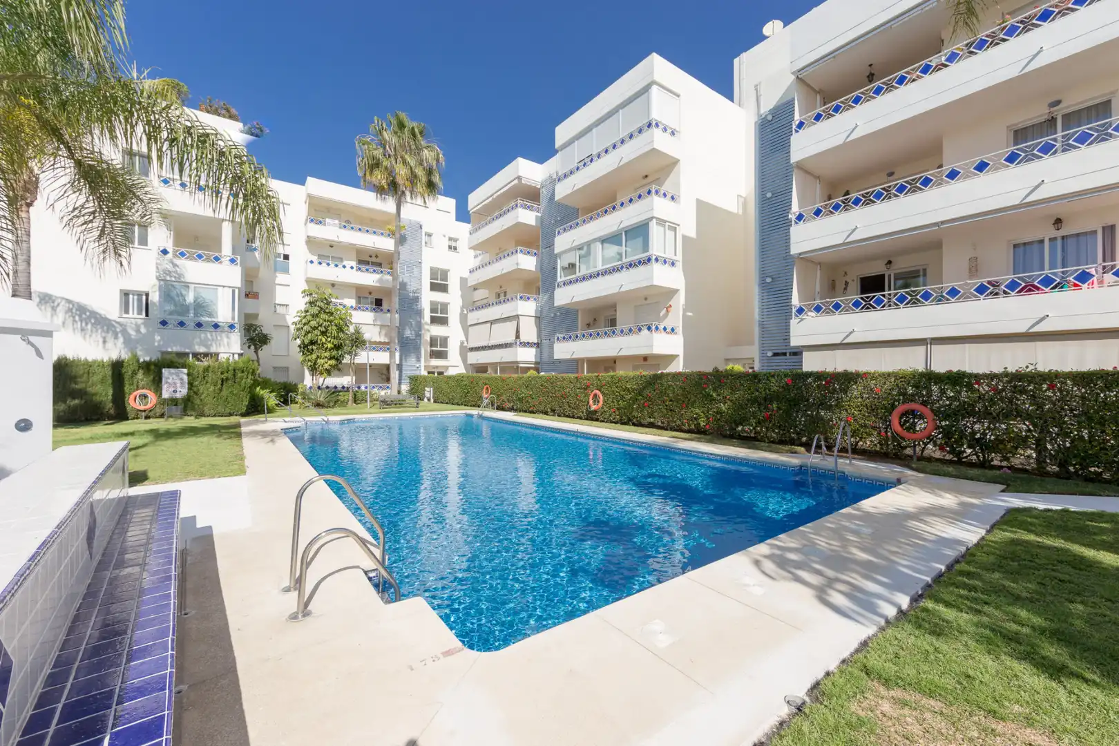 Piscina de Apartament en venda en Marbella amb Terrassa i Piscina comunitària