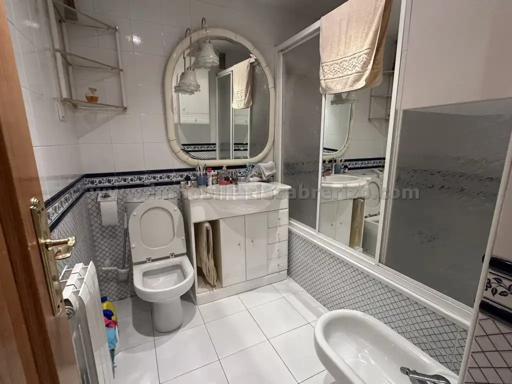 Baño de Piso en venta en  Logroño con Calefacción, Parquet y Terraza