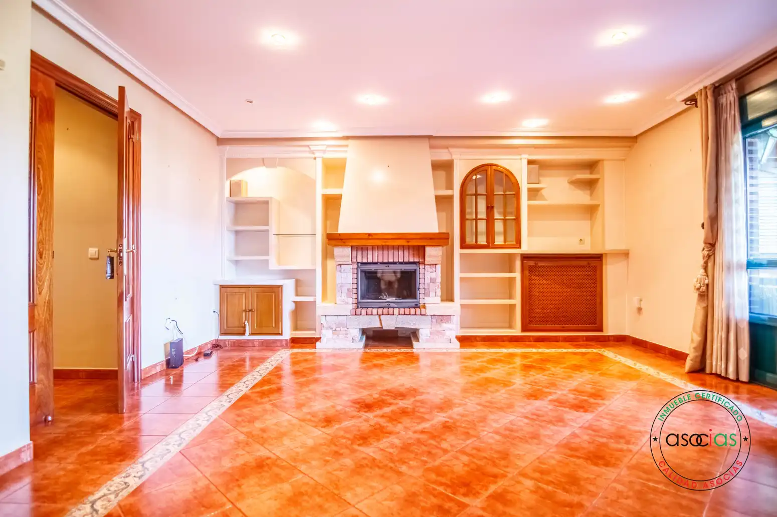 Sala de estar de Casa adosada en venta en Grado con Calefacción, Jardín privado y Parquet