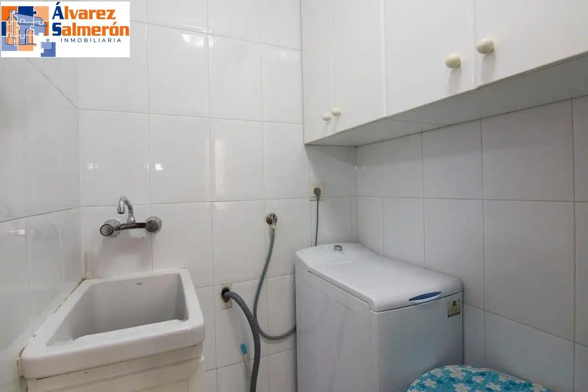 Bathroom of Flat for sale in Zaidín