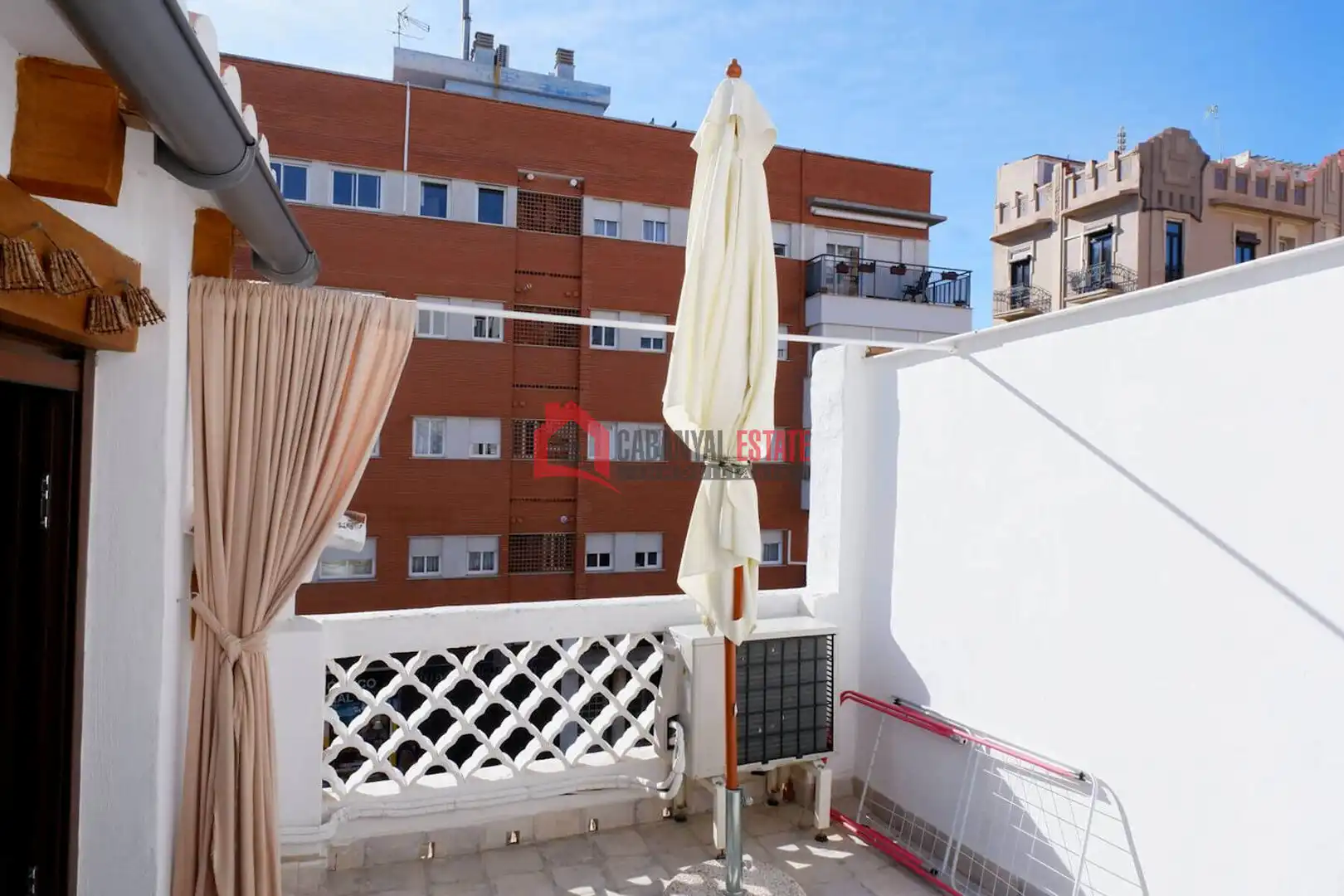 Exterior view of Duplexes for rent in Valencia  with Air Conditioner, Terrace and Furnished