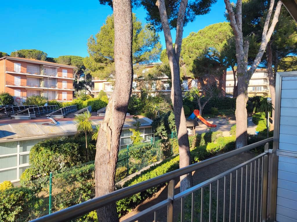 Jardí de Apartament de lloguer en Palafrugell amb Terrassa, Moblat i Piscina comunitària