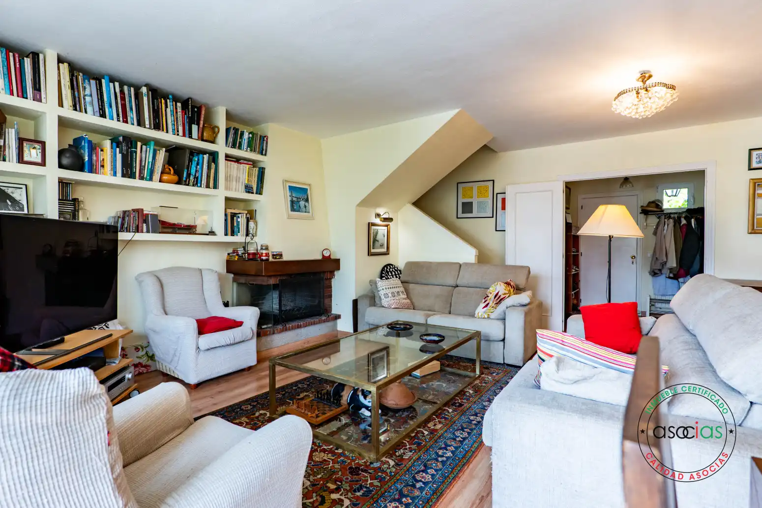 Sala d'estar de Casa o xalet en venda en Siero amb Calefacció, Jardí privat i Parquet