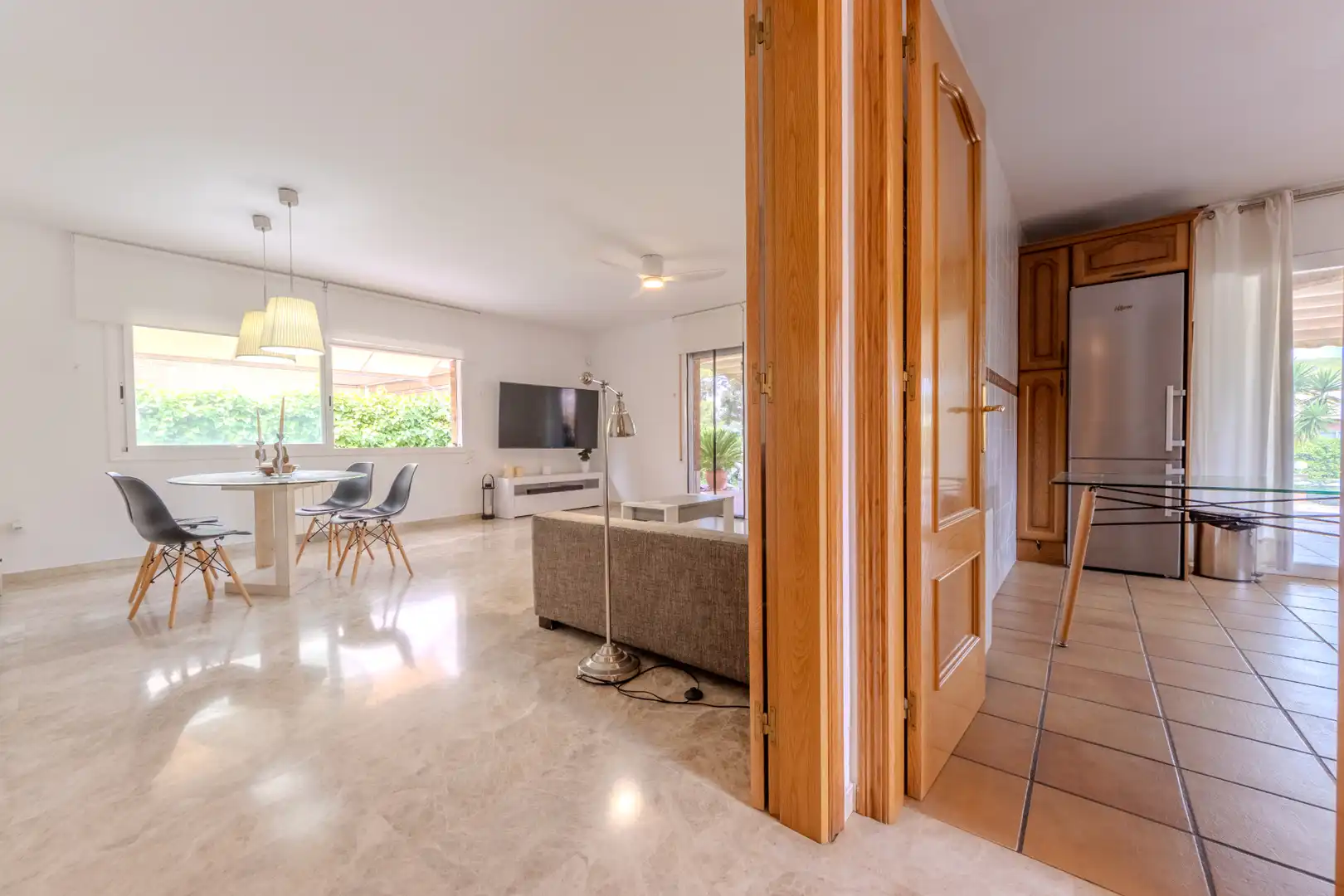 Sala d'estar de Casa o xalet en venda en Tarragona amb Jardí privat, Terrassa i Traster