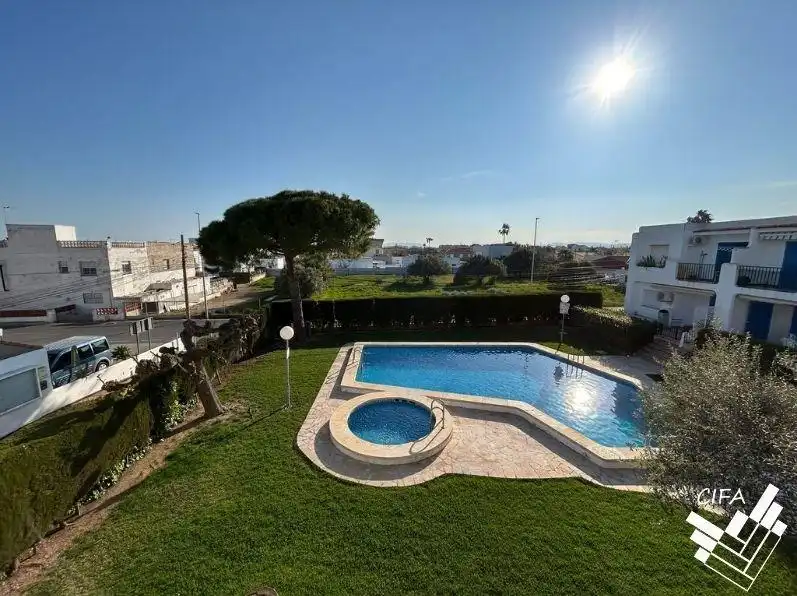Piscina de Apartament en venda en Vinaròs amb Aire condicionat, Calefacció i Moblat