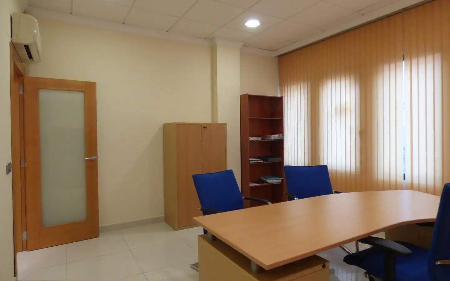 Office for sale in Benidorm  with Air Conditioner and Furnished