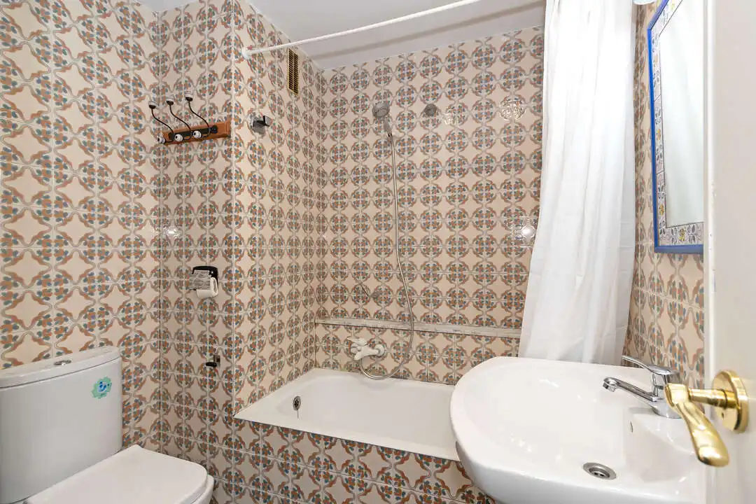 Piso con ascensor en venta en C. Julián Peña, imagen 9