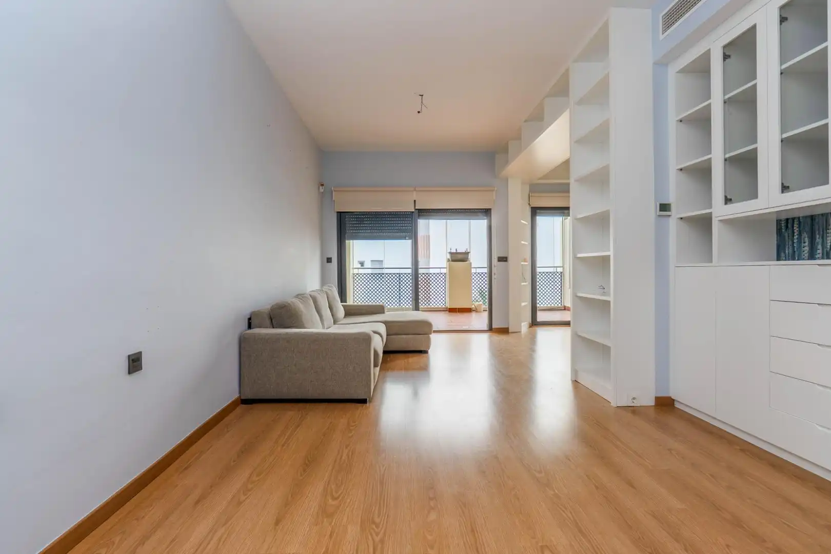 Sala de estar de Piso en venta en Motril con Terraza y Piscina comunitaria