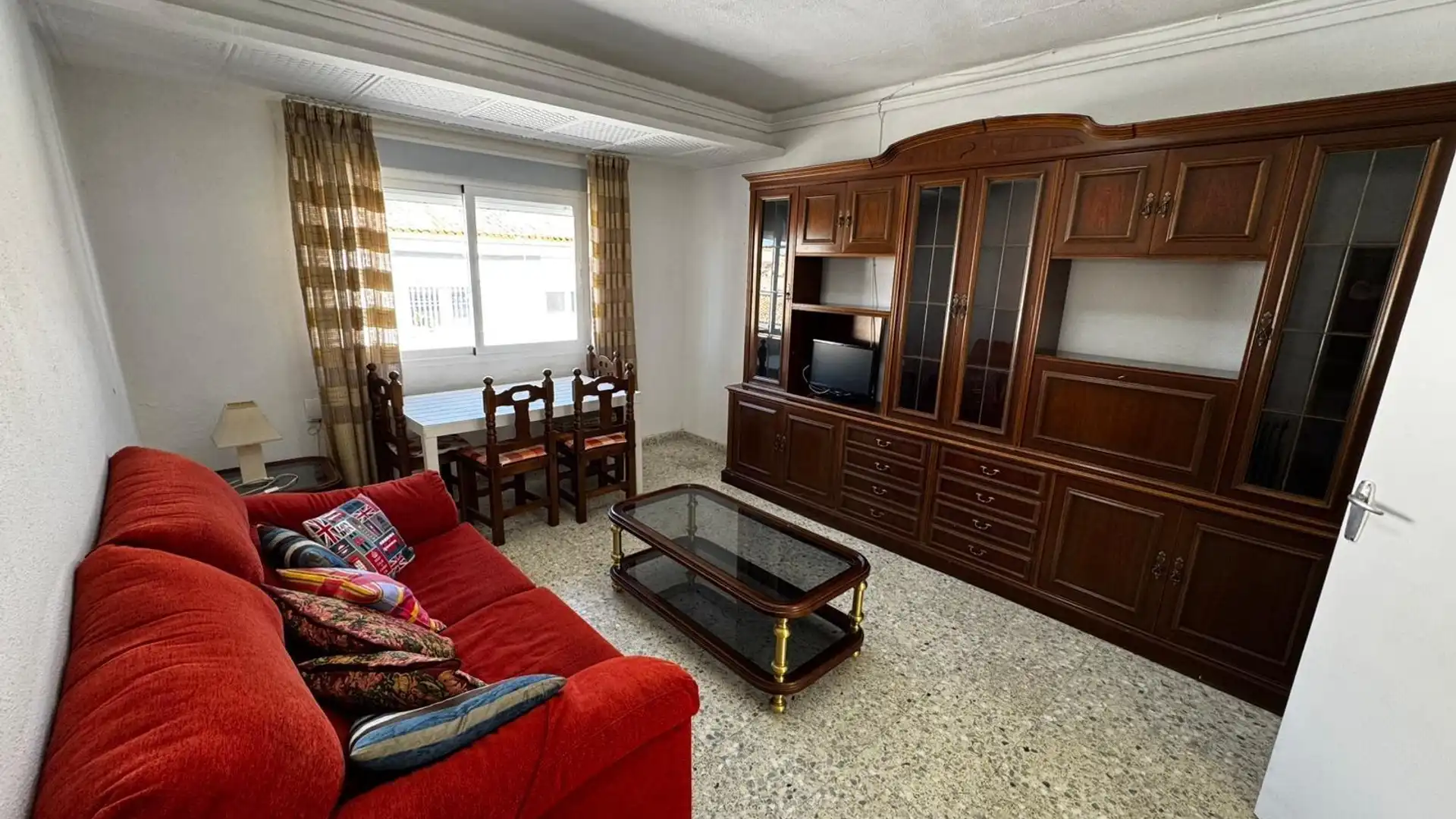 Sala de estar de Piso de alquiler en  Granada Capital con Calefacción y Amueblado