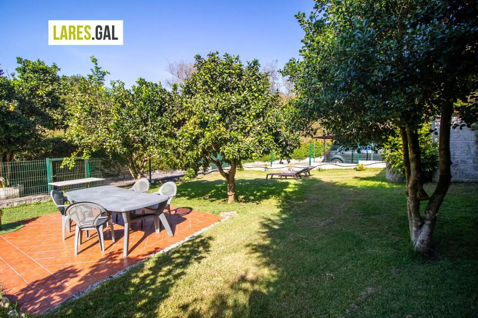 Jardí de Casa o xalet en venda en Cangas  amb Calefacció, Terrassa i Traster