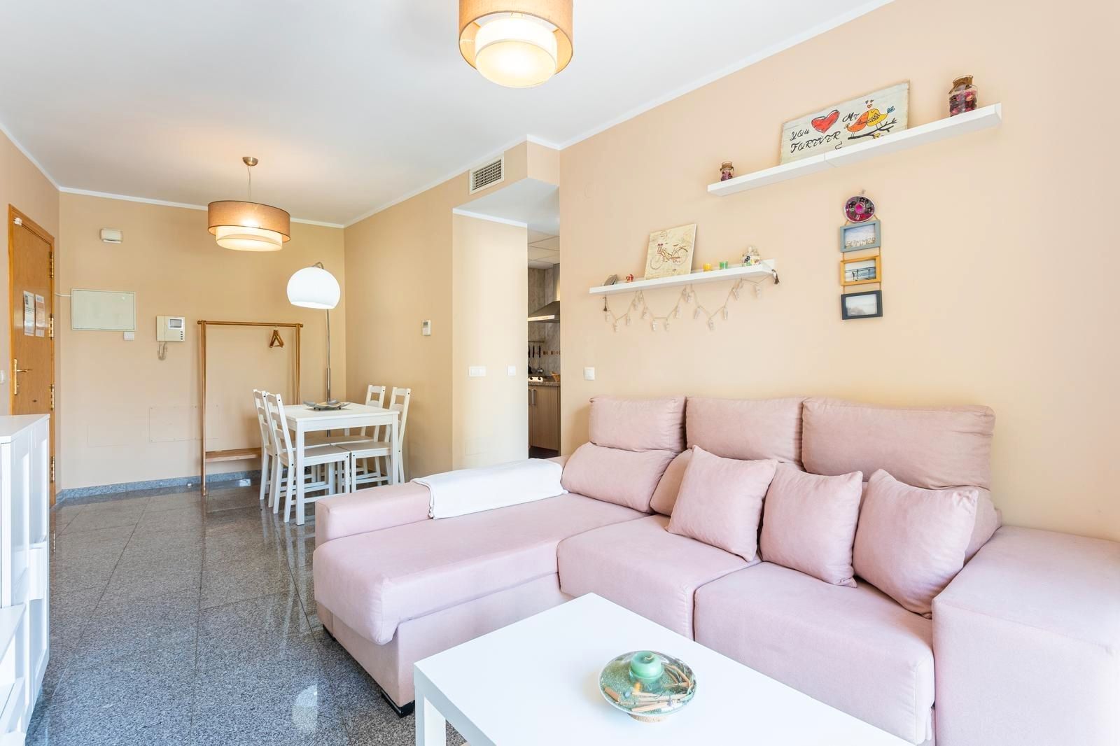 Sala d'estar de Apartament de lloguer en Málaga Capital amb Aire condicionat i Moblat