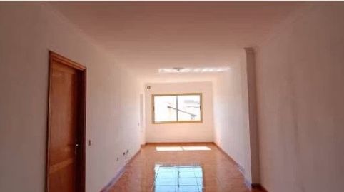 Foto 5 de Piso en venta en C/ Goya, Vecindario - El Doctoral - Cruce de Sardina, Santa Lucía de Tirajana